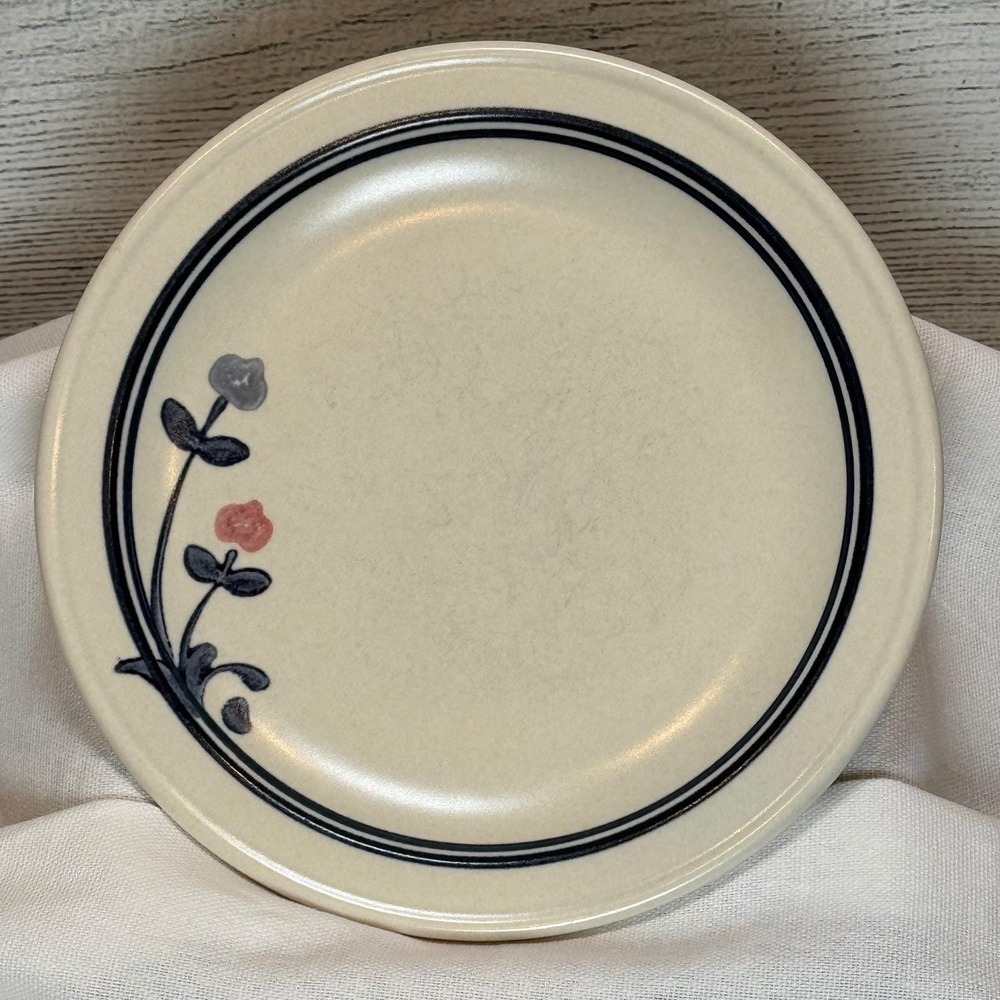 Pfaltzgraff Village Stoneware Set 2 Cereal Bowls 4 Bread Plates USA Vintage - Picture 10 of 12